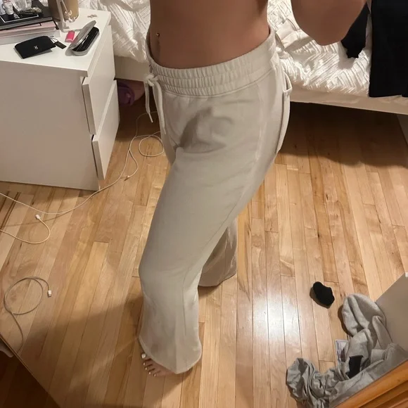 Crème sweatpants wide leg flared Hollister - Picture 2 of 3